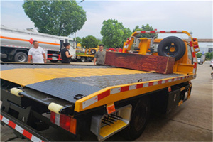 乐至附近拖车电话号码服务